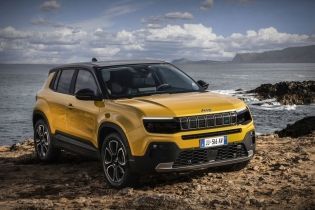 Auto - News: Jeep Avenger 4x4: la concept car di Stellantis si mostra a Parigi