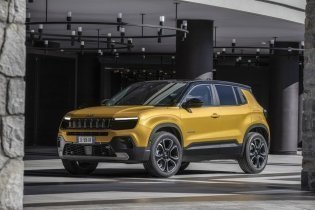 Auto - News: Jeep Avenger 4x4: la concept car di Stellantis si mostra a Parigi