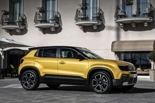 Auto - News: Jeep Avenger 4x4: la concept car di Stellantis si mostra a Parigi