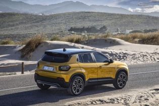 Auto - News: Jeep Avenger 4x4: la concept car di Stellantis si mostra a Parigi