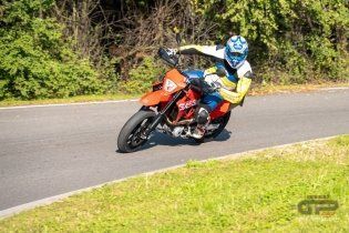 Moto - Test: GASGAS SM700, motardone ispanico all’ennesima potenza