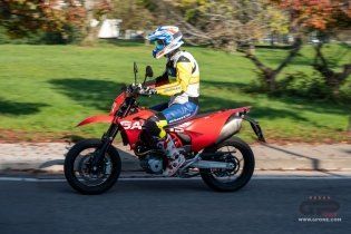 Moto - Test: GASGAS SM700, motardone ispanico all’ennesima potenza