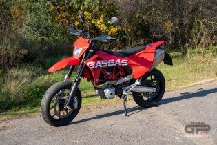 Moto - Test: GASGAS SM700, motardone ispanico all’ennesima potenza