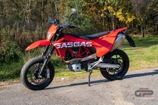 Moto - Test: GASGAS SM700, motardone ispanico all’ennesima potenza