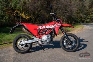 Moto - Test: GASGAS SM700, motardone ispanico all’ennesima potenza