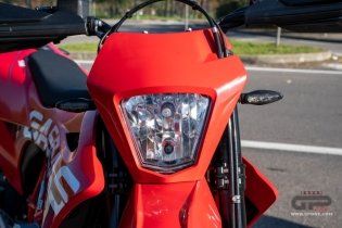 Moto - Test: GASGAS SM700, motardone ispanico all’ennesima potenza