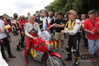 MotoGP: Goodwood, dodici titoli mondiali in una foto: Rainey, Roberts, Schwantz, Doohan