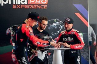 Moto - News: Aprilia Pro Experience 2023: domenica 28 maggio a Misano con Max Biaggi