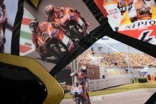 MotoGP: Un casco Alpinestars da leggenda per Andrea Dovizioso