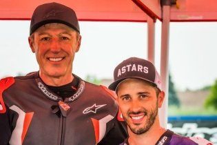 MotoGP: Un casco Alpinestars da leggenda per Andrea Dovizioso
