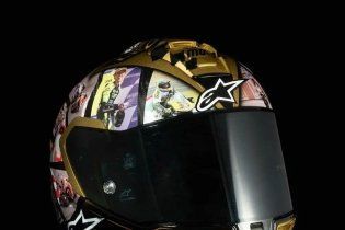 MotoGP: Un casco Alpinestars da leggenda per Andrea Dovizioso