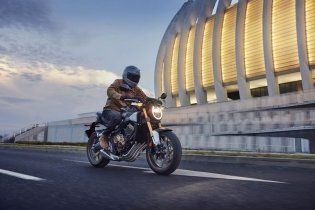 EICMA: Honda CB650R 2024: raffinato restyling per la "Neo Sports Cafè" 