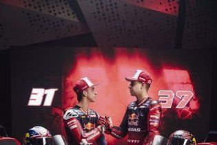 MotoGP: GasGas (ri)mette le ali: torna Red Bull sulle moto di Acosta e Fernandez