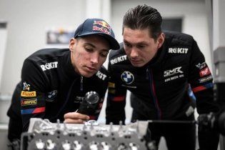 SBK: BMW apre una nuova era svelando le M 1000 RR di Razgatlioglu e van der Mark