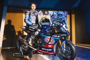 SBK: Gardner ed Aegerter svelano la Yamaha R1 di GRT a Misano