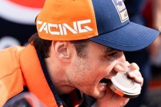 MotoGP: KTM celebra il podio di Pedrosa nella sprint nel paddock, ecco le immagini