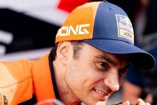 MotoGP: KTM celebra il podio di Pedrosa nella sprint nel paddock, ecco le immagini