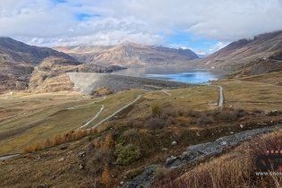 Playtime - Viaggi: Sul Moncenisio con la Honda Africa Twin per assaporare i colori dell'autunno