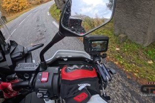 Playtime - Viaggi: Sul Moncenisio con la Honda Africa Twin per assaporare i colori dell'autunno