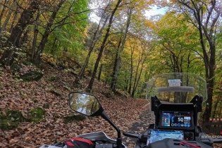 Playtime - Viaggi: Sul Moncenisio con la Honda Africa Twin per assaporare i colori dell'autunno