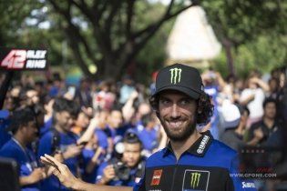 MotoGP: Bezzecchi, Marini e Rins: tra danze e cibo nel cuore della Thailandia