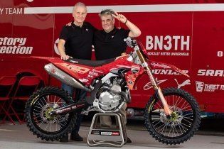 Moto - News: Ducati challenges Supercross: Team TLD Racing will race the Desmo450 MX