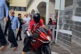 Auto - News: Hamilton in love with his MV Agusta on the Monte Carlo circuit