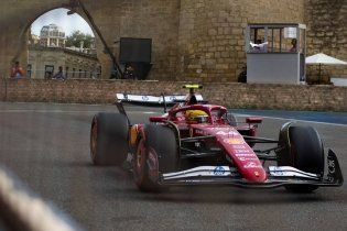 Auto - News: Ferrari in great form at Baku. Hamilton leads Leclerc in FP2