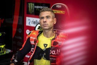 SBK: La petición de Bautista divide al paddock: los pilotos votan a favor, los fabricantes la rechazan