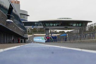 SBK: La lluvia estropea el test de Michelin y amenaza el debut de Bulega en MotoGP