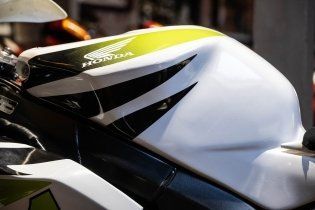 SBK: La Honda CBR1000RR Fireblade di James Toseland cerca un nuovo proprietario