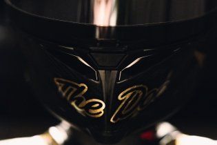 MotoGP: Valentino Rossi fa 46 e Dainese lo celebra con un kit in edizione limitata
