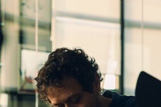MotoGP: Valentino Rossi fa 46 e Dainese lo celebra con un kit in edizione limitata