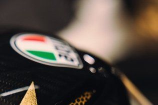 MotoGP: Valentino Rossi fa 46 e Dainese lo celebra con un kit in edizione limitata