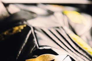 MotoGP: Valentino Rossi fa 46 e Dainese lo celebra con un kit in edizione limitata