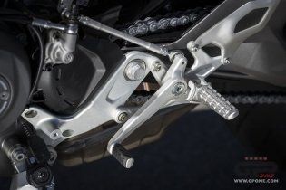 Moto - Test: Prova Ducati Streetfighter V2s 2025: parola d’ordine leggerezza