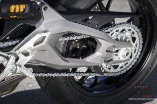 Moto - Test: Prova Ducati Streetfighter V2s 2025: parola d’ordine leggerezza