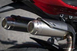 Moto - Test: Prova Ducati Streetfighter V2s 2025: parola d’ordine leggerezza