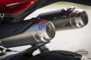 Moto - Test: Prova Ducati Streetfighter V2s 2025: parola d’ordine leggerezza