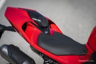 Moto - Test: Prova Ducati Streetfighter V2s 2025: parola d’ordine leggerezza