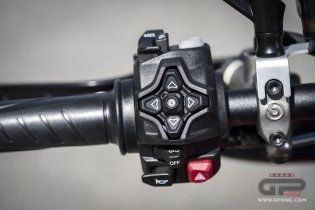 Moto - Test: Prova Ducati Streetfighter V2s 2025: parola d’ordine leggerezza