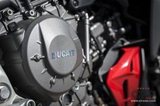 Moto - Test: Prova Ducati Streetfighter V2s 2025: parola d’ordine leggerezza