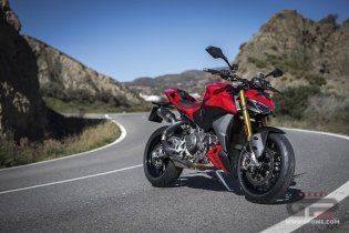 Moto - Test: Prova Ducati Streetfighter V2s 2025: parola d’ordine leggerezza