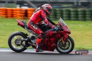 SBK: Misano: le prime foto in esclusiva della nuova Panigale V4-R
