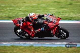 SBK: Misano: le prime foto in esclusiva della nuova Panigale V4-R