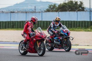 SBK: Misano: le prime foto in esclusiva della nuova Panigale V4-R