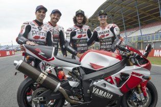 MotoGP: FOTO - Ad Assen Yamaha festeggia i 70 anni con i colori della R7 di Haga