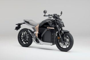 Moto - News: Honda WN7: ecco la prima moto elettrica della Casa dell’Ala