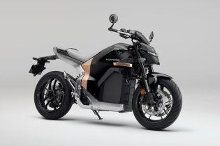 Moto - News: Honda WN7: ecco la prima moto elettrica della Casa dell’Ala