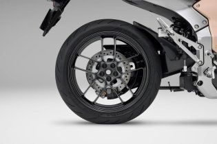Moto - News: Honda WN7: ecco la prima moto elettrica della Casa dell’Ala